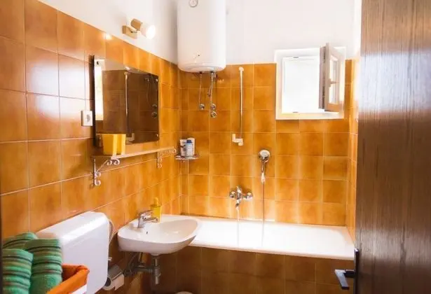 Ev (Lada - 100 m from beach - H(4+2))