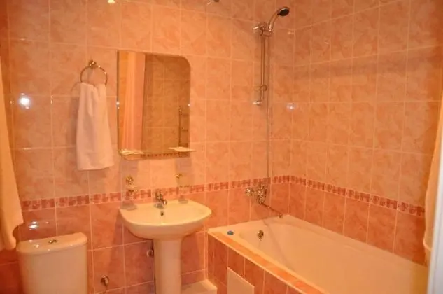 Comfort Tek Büyük veya İki Ayrı Yataklı Oda