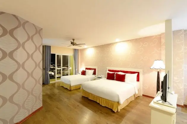 Junior Üç Kişilik Oda, Şehir Manzaralı (Suite)