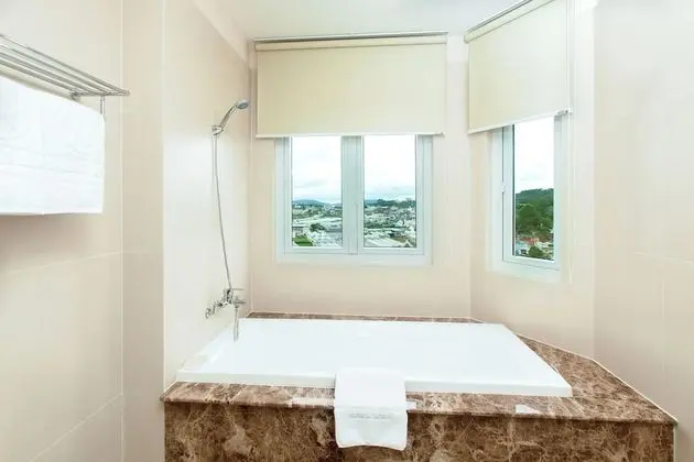 Junior Üç Kişilik Oda, Şehir Manzaralı (Suite)