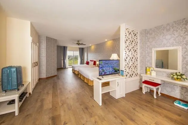 Junior Üç Kişilik Oda, Vadi Manzaralı (Suite)