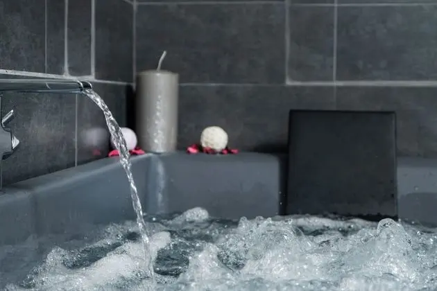 Elegant Suite with Spa Bath