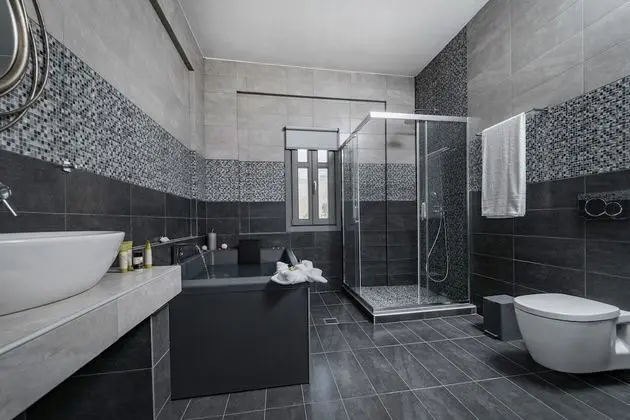 Elegant Suite with Spa Bath