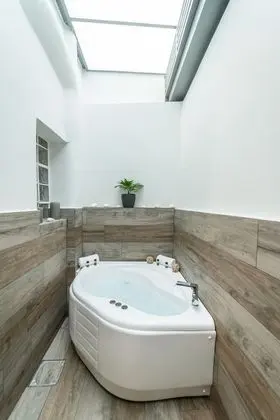 Junior Studio with Spa Bath