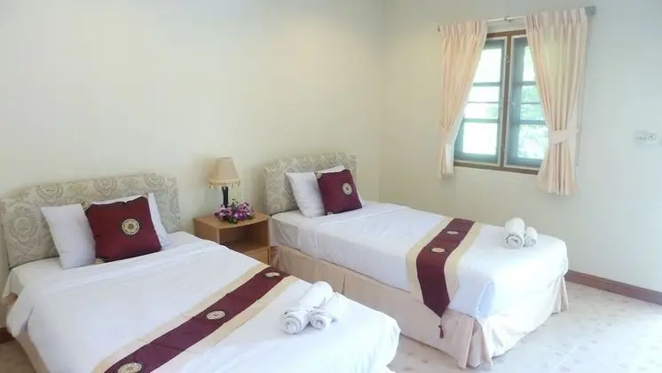 Bungalow with Twin Beds