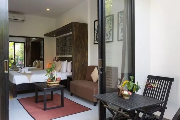 Deluxe Double Pool Access