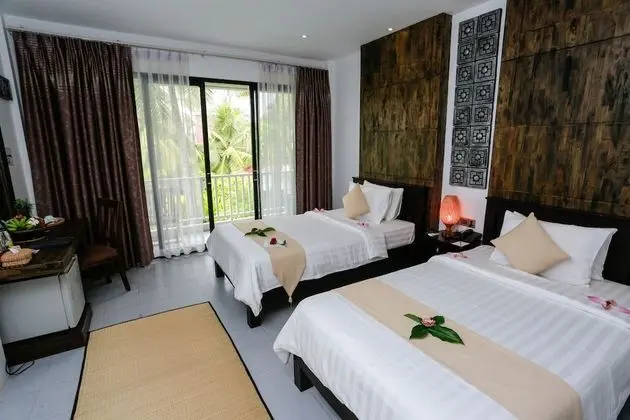 Deluxe Twin Pool View