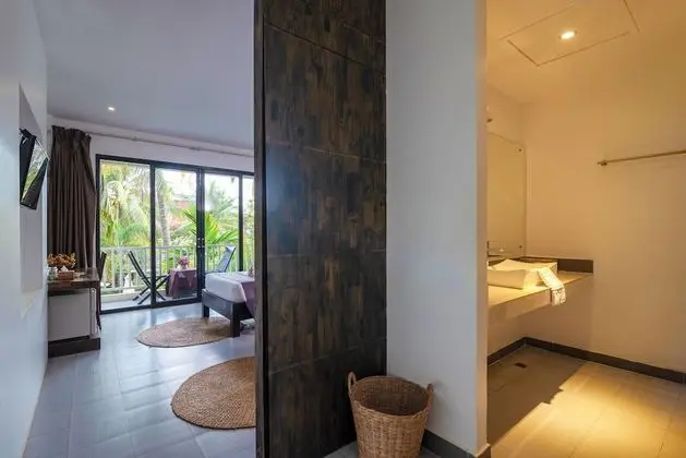 Deluxe Twin Pool View