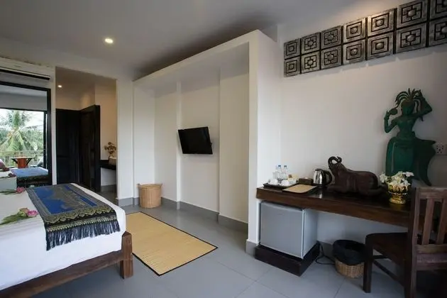 Premium Deluxe Double Pool View