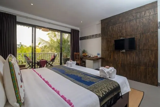 Premium Deluxe Double Pool View