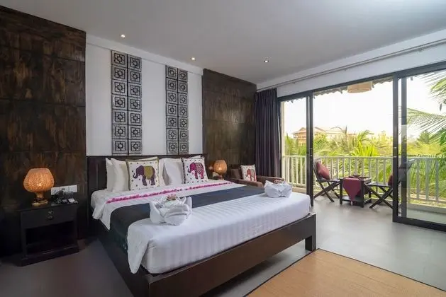 Premium Deluxe Double Pool View