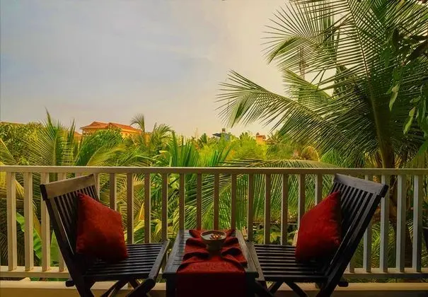 Deluxe King With Balcony
