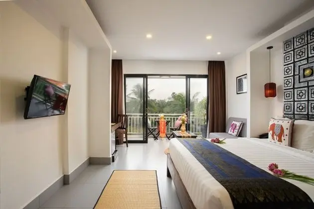 Deluxe King With Balcony