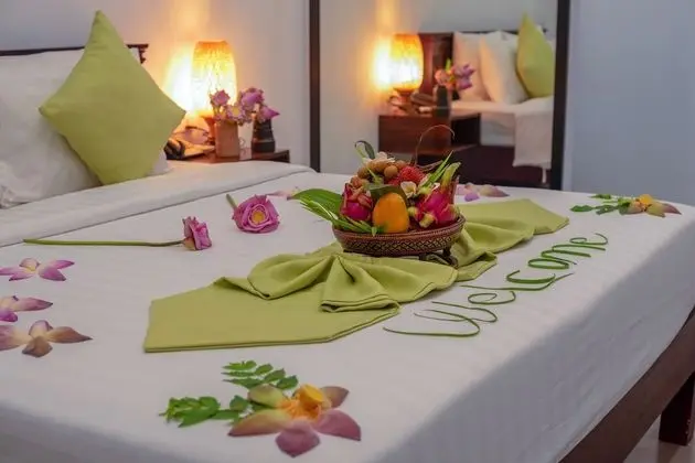 Deluxe King with Balcony, Pool View