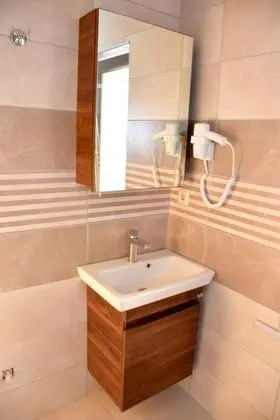 Standard Tek Büyük veya İki Ayrı Yataklı Oda, Birden Çok Yatak