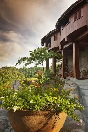 Suites at Paradise Ridge