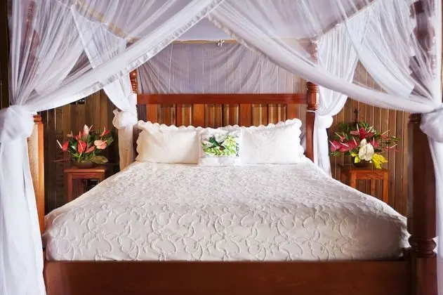 Suites at Paradise Ridge