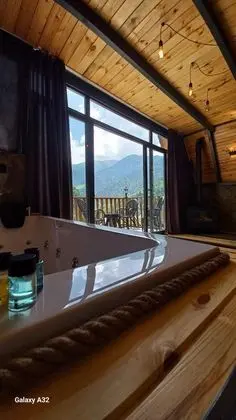 Aile Odası, Vadi Manzaralı, Şömineli ve Jakuzili