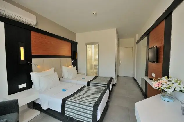 https://images.etstur.com/files/images/hotelImages/TR/51005/l/Ladin-Otel-Oda-398460.jpg