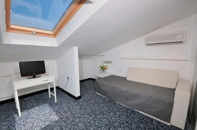 https://images.etstur.com/files/images/hotelImages/TR/51005/l/Ladin-Otel-Oda-402079.jpg