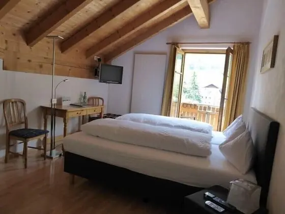 Tek Büyük Yataklı Oda