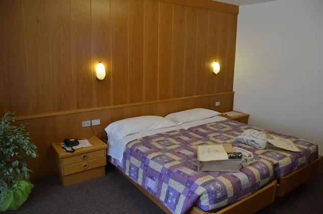 Comfort Tek Büyük Yataklı Oda