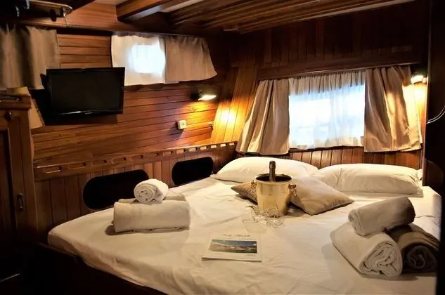 Standard Oda, 1 Büyük (Queen) Boy Yatak