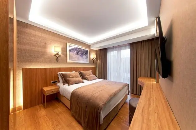 Standard Tek Büyük Yataklı Oda