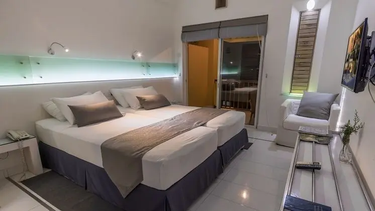 Deluxe Tek Büyük veya İki Ayrı Yataklı Oda, Balkon