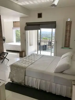 Deluxe Tek Büyük veya İki Ayrı Yataklı Oda, Balkon
