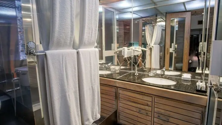 Deluxe Tek Büyük veya İki Ayrı Yataklı Oda, Balkon