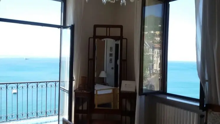 Tek Büyük Yataklı Oda, Deniz Manzaralı (Brezza di Mare)