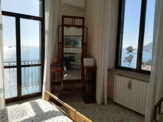 Tek Büyük Yataklı Oda, Deniz Manzaralı (Brezza di Mare)