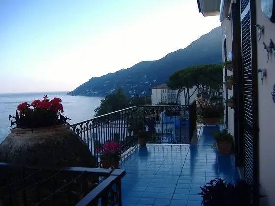 Tek Büyük Yataklı Oda, Deniz Manzaralı (Brezza di Mare)