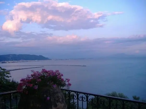 Tek Büyük Yataklı Oda, Deniz Manzaralı (Brezza di Mare)