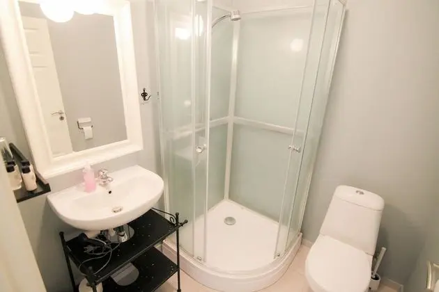 Single Room with Hot Tub and Sauna Access