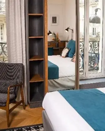 JUNIOR SUITE