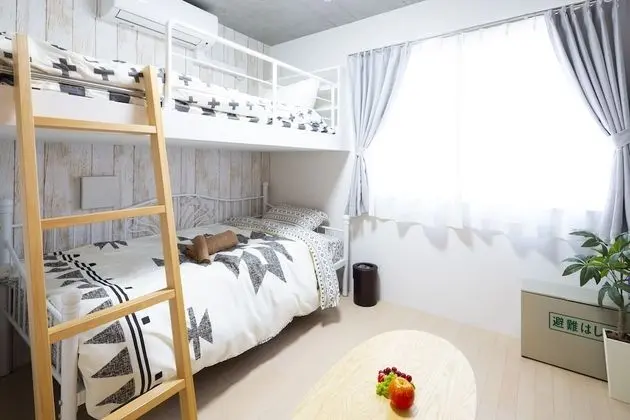 Superior Üç Kişilik Oda (302)