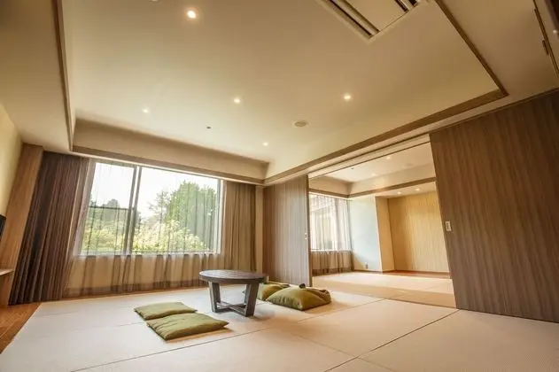 Traditional Oda (Main Building,　Japanese Style)