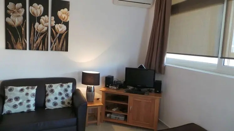 Apart Daire, Bahçe Manzaralı, Zemin Kat