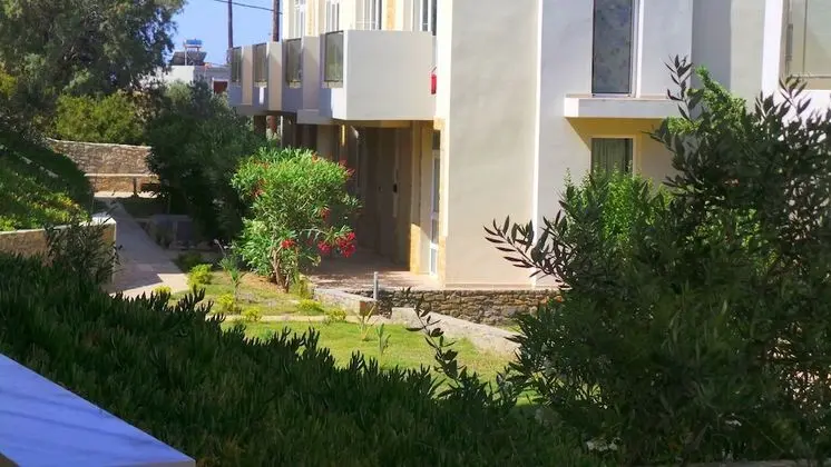 Apart Daire, Bahçe Manzaralı, Zemin Kat