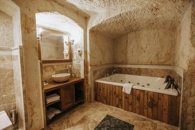 Dublex Suite,    , Jakuzili