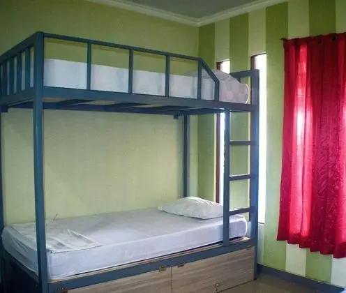 Ortak Ranzalı Oda, Karma Ranzalı Oda (4-Bed)