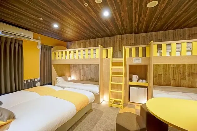 Deluxe Oda, Birden Çok Yatak (Spacious Bathroom, 2 Bunk+2 Twin Beds)