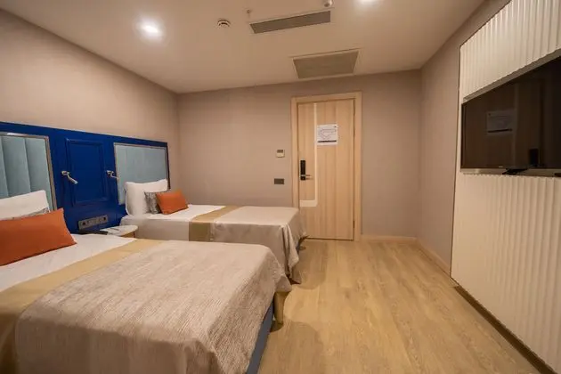 https://images.etstur.com/imgproxy/resize/2560x1440/files/images/hotelImages/etsrooms/1112/Lago_Hotel_20240829181955_0.jpg