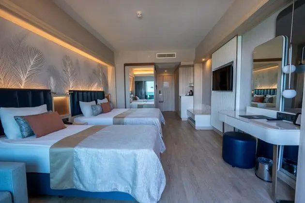 https://images.etstur.com/imgproxy/resize/2560x1440/files/images/hotelImages/etsrooms/1112/Lago_Hotel_20240829182858_1.jpg