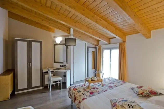 Superior Tek Büyük veya İki Ayrı Yataklı Oda