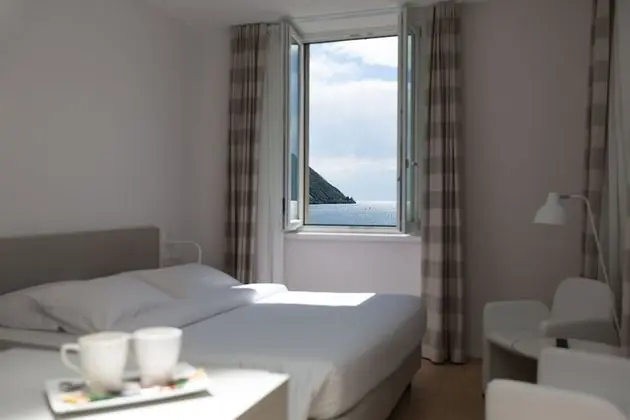 Standard Tek Büyük Yataklı Oda, Göl Manzaralı