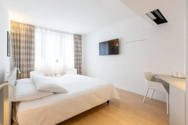 Standard Üç Kişilik Oda, Göl Manzaralı