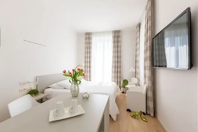 Superior Tek Büyük Yataklı Oda, Teras, Göl Manzaralı (Whirpool)